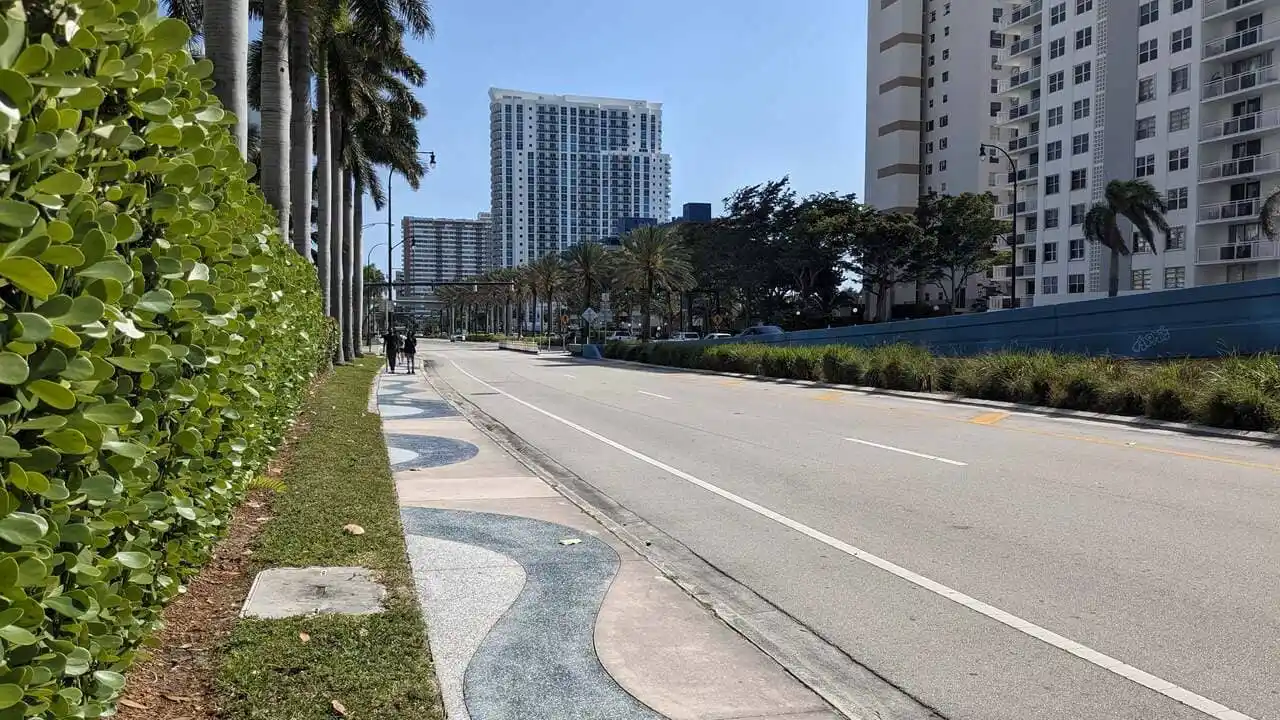 A1A and Hallandale Blvd intersection
