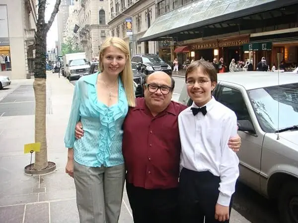 Danny DeVito buy rent sell property condo townhouse apartment mansion miami