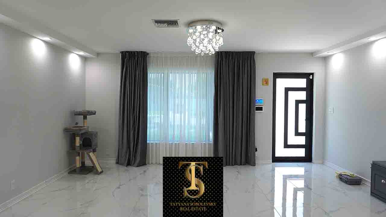 Elegant living room – house for rent in Hallandale
