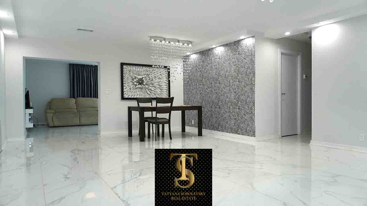 Living room with stylish decor – house for rent in Hallandale