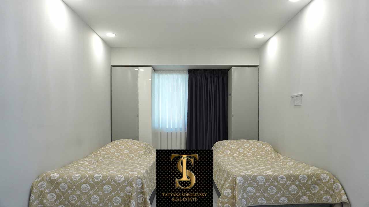 Second Bedroom or home office – house for rent in Hallandale